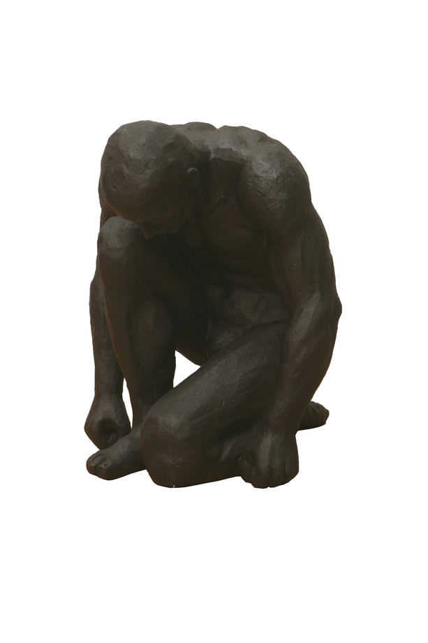 [663TE002] FIGURA SENTADA RESINA NEGRA