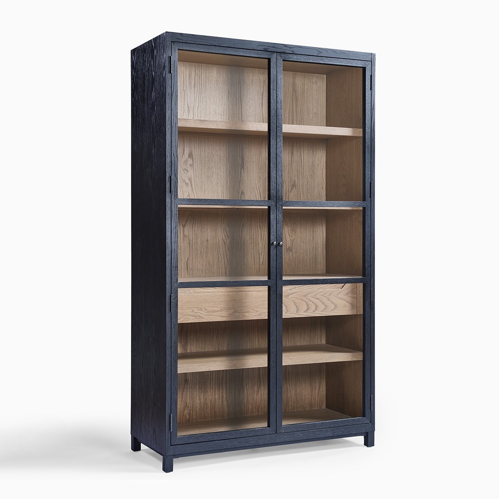 [ALANTRA] Armario de roble oscuro con interior en naturar y puertas de cristal.