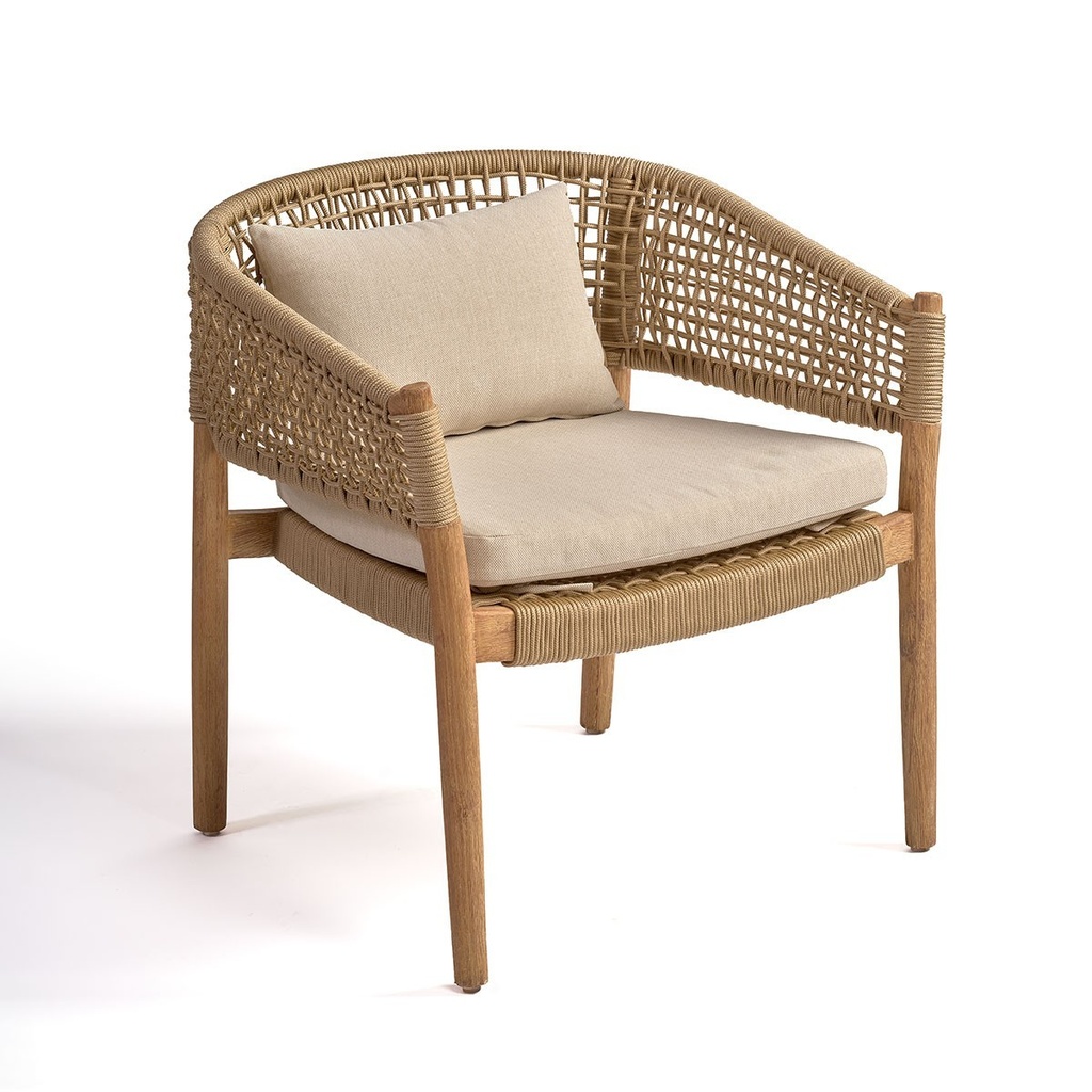 Sillón de madera y cuerda arena