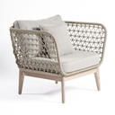Sillón de madera eucalipto y cuerda color blanco grisáceo con 1 cojín