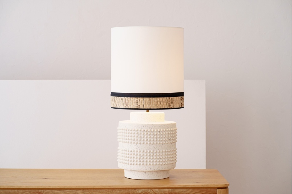 [34JZ24026B] LÁMPARA MESA CERÁMICA SOHO. BLANCO TEXT
