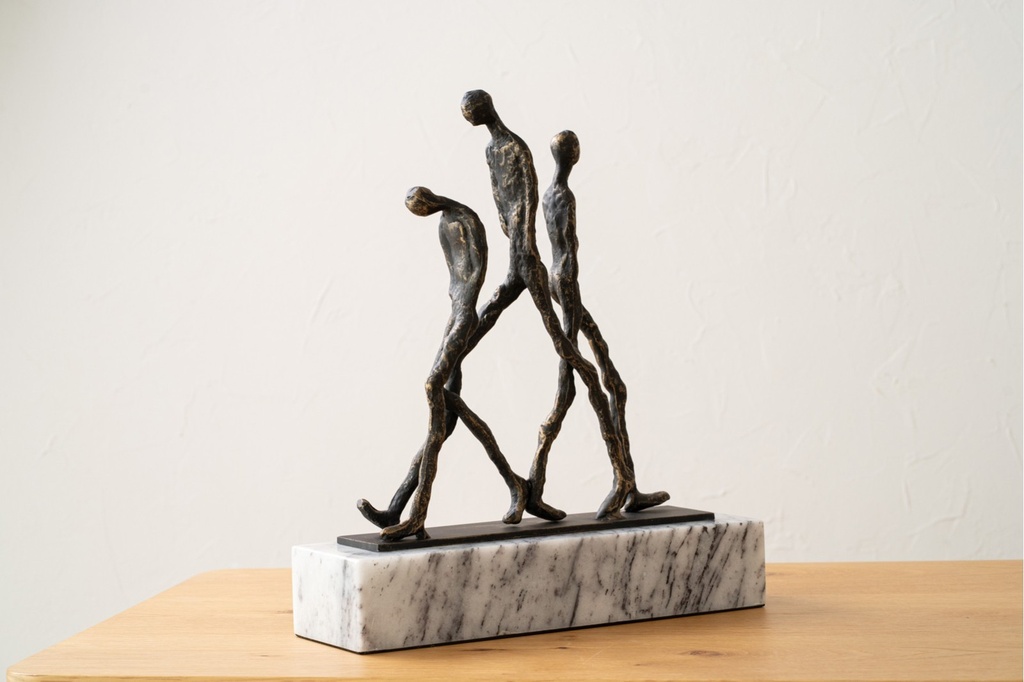 [34K25091] ESCULTURA CAMINANTES N2. METAL Y MÁRMOL