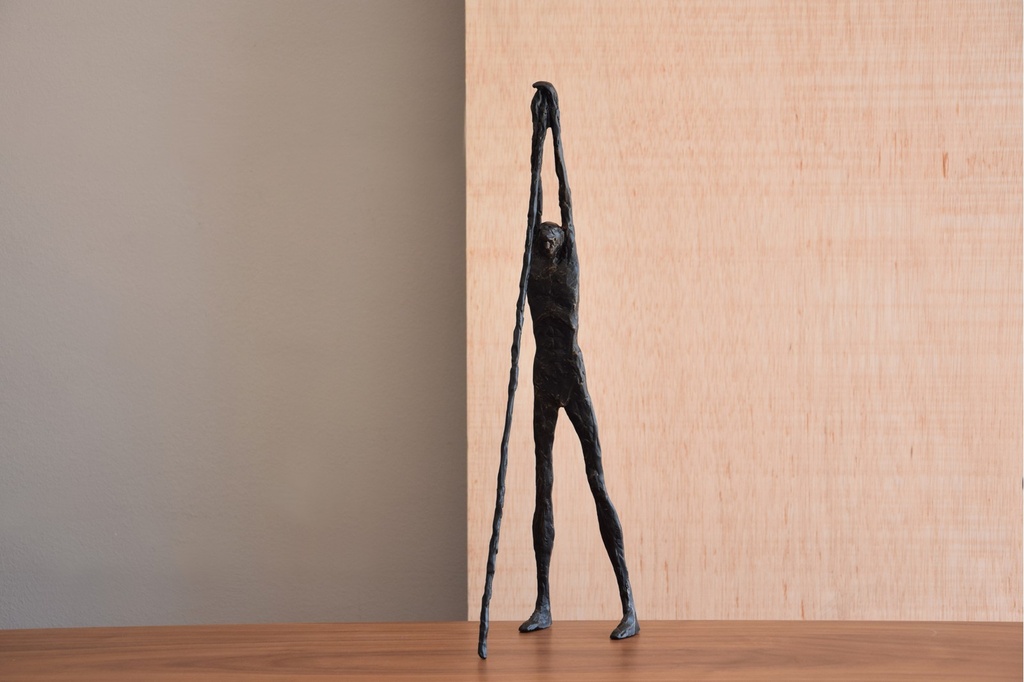[34F622] ESCULTURA HOMBRE  EN METAL Nº2