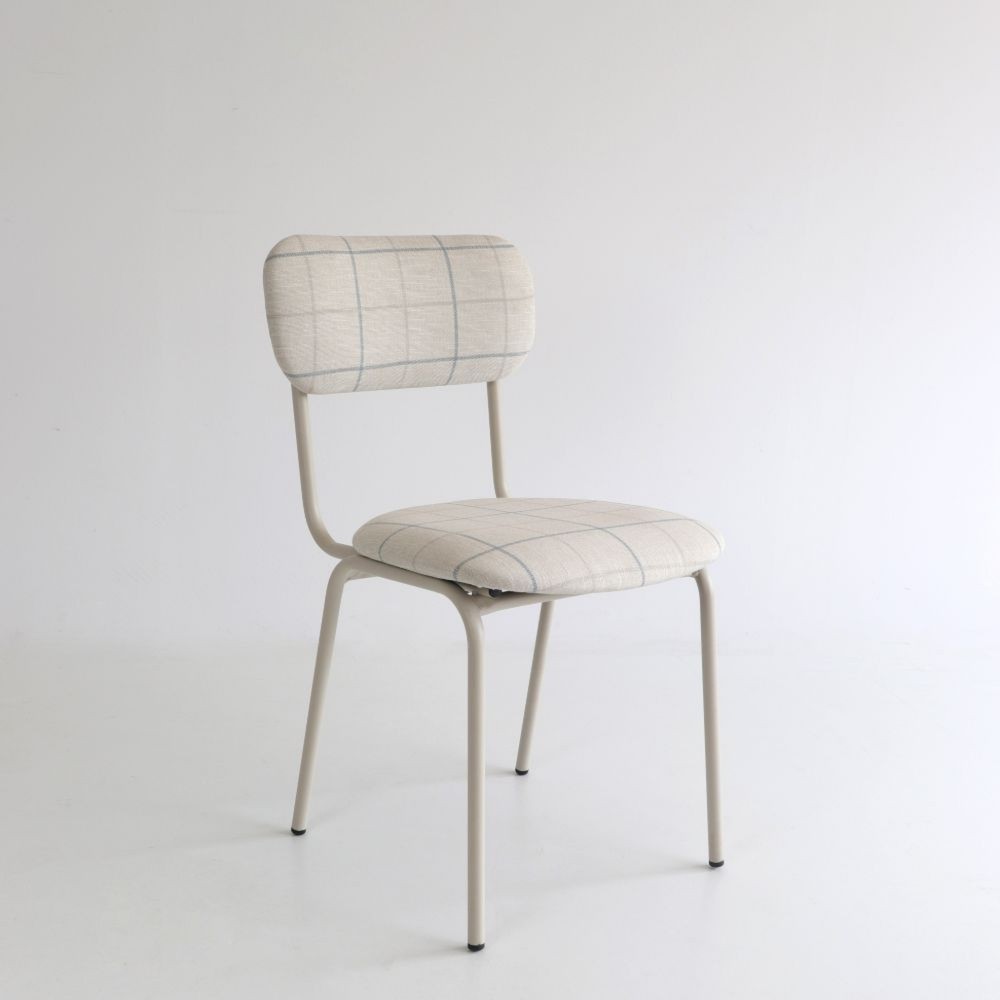 Silla Trafa con tela Daniela y estructura de metal marfil