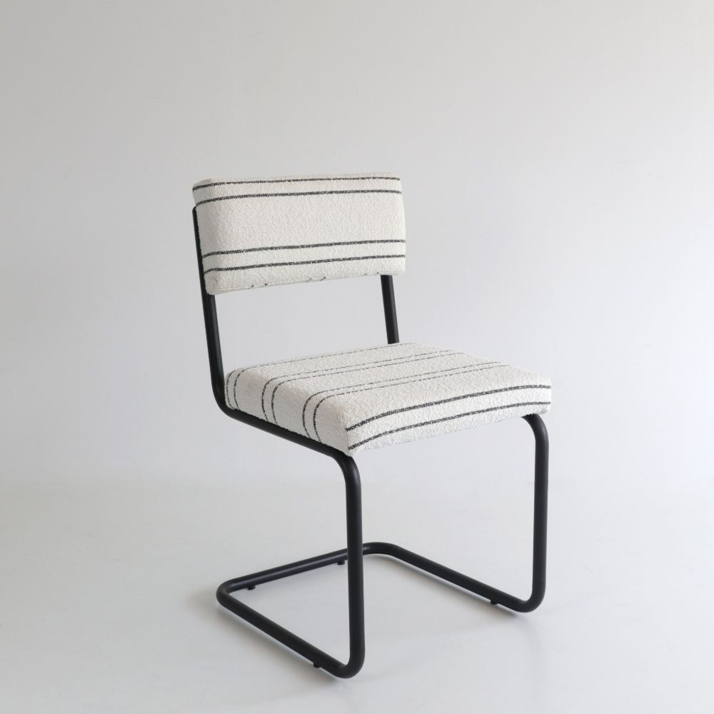 Silla Teolo con tela Dálmata y estructura de metal negra
