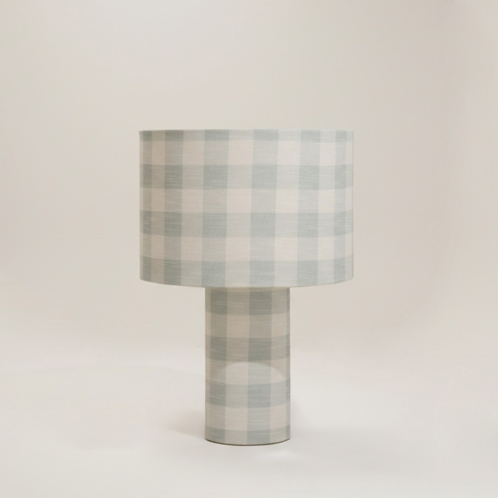 Lámpara de mesa Eugi con tela Volterra