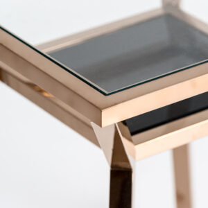 combinado con acero y cristal.