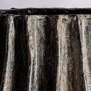 de estilo contemporáneo. Fabricado en cemento.