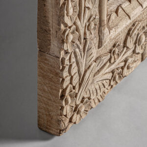 de estilo clásico. Fabricado en madera de mango.