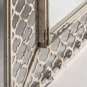 de estilo provenzal. Fabricado en hierro