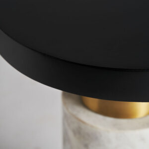 combinado con hierro y latón.