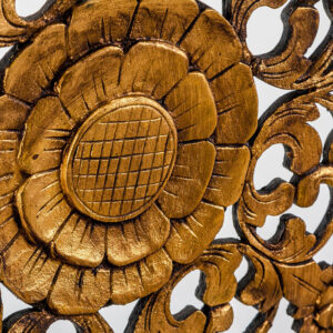 de estilo oriental. Fabricado en madera dm.