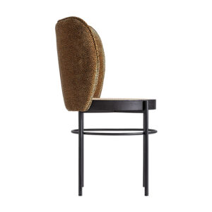 combinado con acero y ratán.