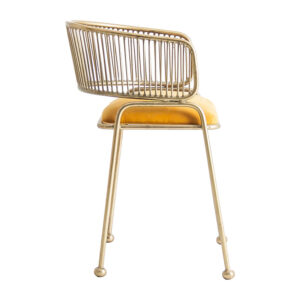 combinado con poliéster y terciopelo. Espuma. Tapizado mostaza.