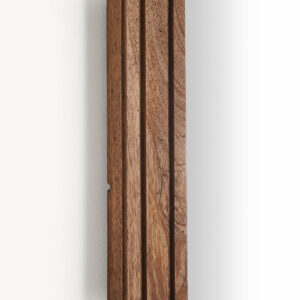 de estilo colonial. Fabricado en madera de teka