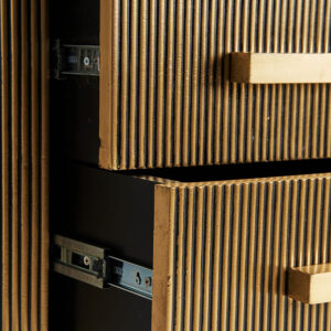 en color negro revestimiento en polvo negro. Producto desmontable.