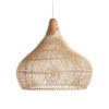 Lámpara de colgar de estilo boho fabricado en ratán en color marrón.