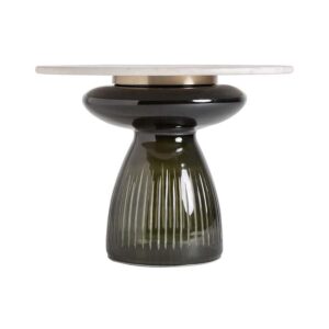 Mesa auxiliar Hallstatt de estilo art deco fabricado en vidrio en color verde combinado con mármol en color blanco y acero en color oro.