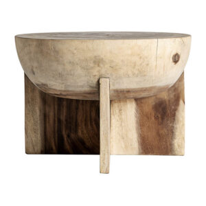 Mesa de centro doucen de estilo étnico fabricado en madera suar en color marrón con acabado natural.