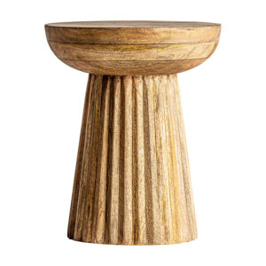 Mesa auxiliar Plissé wood de estilo contemporáneo fabricado en madera de mango en color marrón claro.