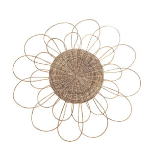 Panel decorativo de estilo boho fabricado en ratán en color marrón.