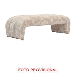Pie de cama lesna de estilo contemporáneo fabricado en poliéster en color beige con acabado estampado combinado con madera de pino y madera contrachapada.