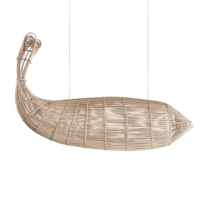Lámpara de colgar Fish de estilo boho fabricado en ratán en color marrón.