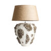 Lámpara de sobremesa thora de estilo nórdico fabricado en terracota en color blanco combinado con yute en color beige. Compatible con: 25567 34935.