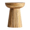 Mesa auxiliar Plissé wood de estilo contemporáneo fabricado en madera de mango en color marrón claro.