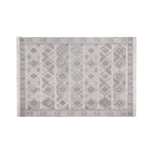 Alfombra cashae de estilo colonial fabricado en pet en color tonos claros.