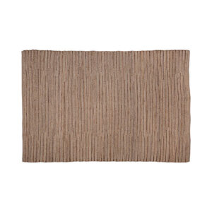 Alfombra thimba de estilo boho fabricado en yute en color tonos en marrón combinado con piel.