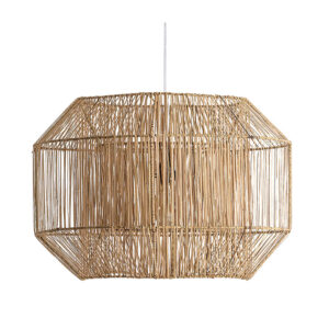 Lámpara de colgar de estilo contemporáneo fabricado en ratán en color marrón.