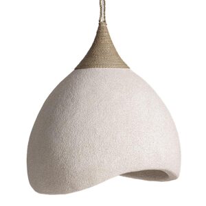 Lámpara de colgar nyland de estilo rústico fabricado en resina en color crema con acabado rugoso combinado con yute en color arena.