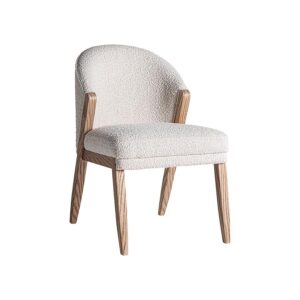Silla Prati bouclé de estilo contemporáneo fabricado en madera de pino en color marrón combinado con algodón bouclé en color blanco.