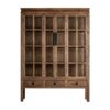 Vitrina Tartu de estilo colonial fabricado en madera de olmo en color marrón.
