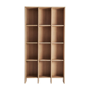 Estanteria Nara de estilo contemporáneo fabricado en madera roble en color marrón.