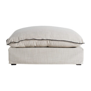 Módulo sofá reposapiés bief de estilo clásico fabricado en poliéster en color blanco roto combinado con madera de pino y espuma. Relleno: 65% espuma 20% fibra 10% pluma de pato 5% entretela. Producto desmontable desenfundable. Compatible con: 35595 35596 35594.