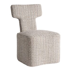 Silla Laires de estilo contemporáneo fabricado en poliéster en color tonos neutros con acabado chenilla combinado con madera de pino y espuma.