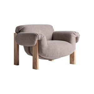 Sillón Uznach de estilo contemporáneo fabricado en madera de caucho en color marrón combinado con poliéster en color topo con acabado jaspeado y espuma.