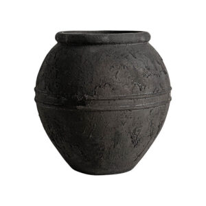 Tinaja kelyene de estilo vintage fabricado en cerámica en color negra.